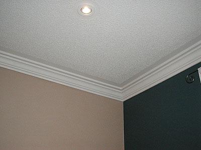 How to glue the ceiling skirting to the tension ceiling with your own hands