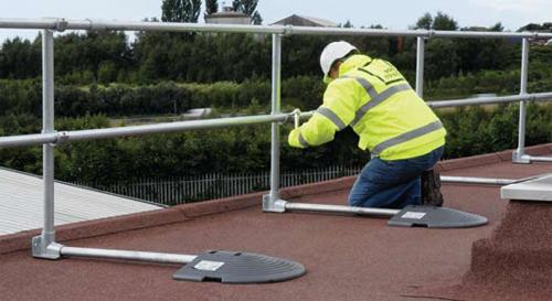Roof fencing is an important condition for safety on the roof