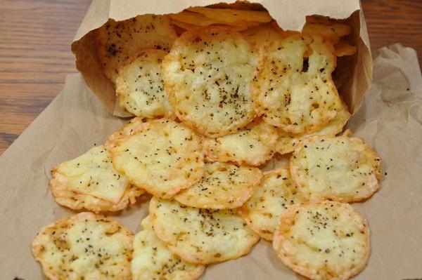 Homemade chips in the oven. Recipe for chips at home
