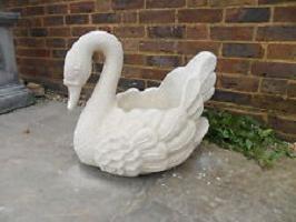 Swan of plastic bottles in the home - everything is very simple