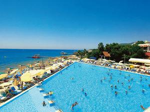 Five-star club hotel "Majestic Club Beach" (Kemer, Turkey): description, number of rooms and infrastructure
